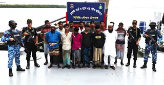 সেন্টমার্টিনে যৌথ অভিযানে আটক সিমেন্ট পাচারচক্রের মূলহোতাসহ ১৪